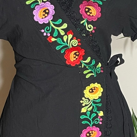YZXDORWJ WIMENS MEXICAN FLORAL EMBROIDERED WRAP DRESS - Picture 12 of 14